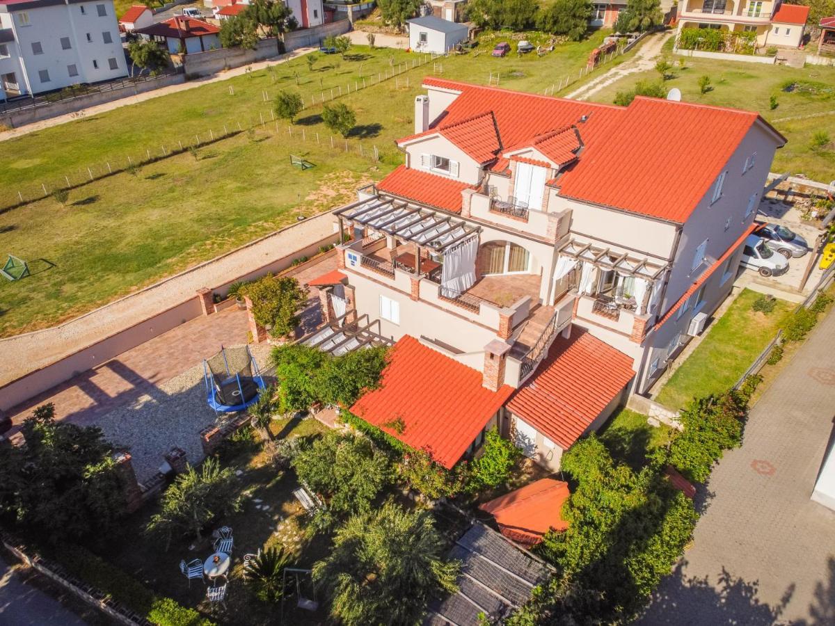 Apartments Vintage Banjol ภายนอก รูปภาพ